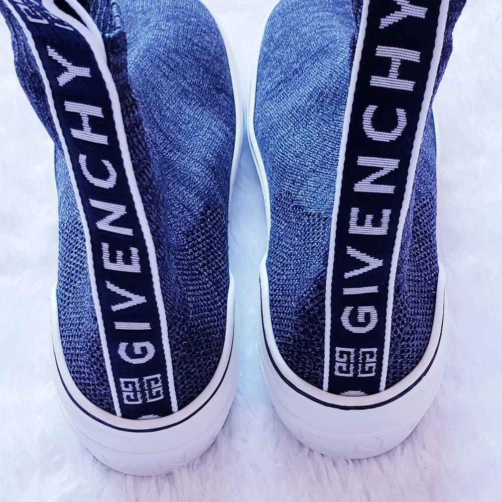 New Authentic Givenchy 
Men's George V Knit - Picture 6 of 8